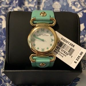 Marc Jacobs mint NWT leather watch